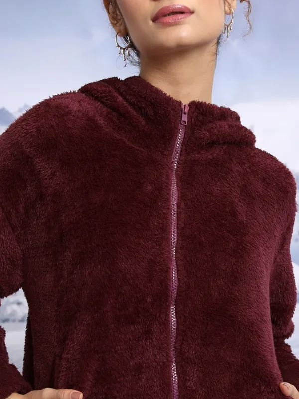  Tokyo Talkies Women Maroon Solid Pullover Hood Sweatshirts