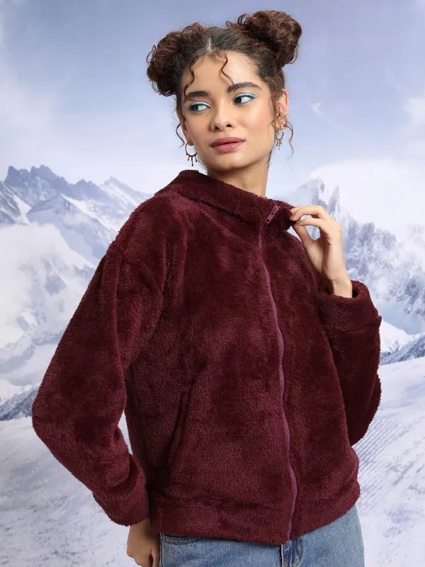  Tokyo Talkies Women Maroon Solid Pullover Hood Sweatshirts