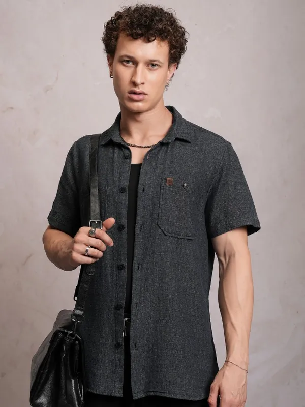 Locomotive Men Grey Solid Slim Fit Casual Shirt