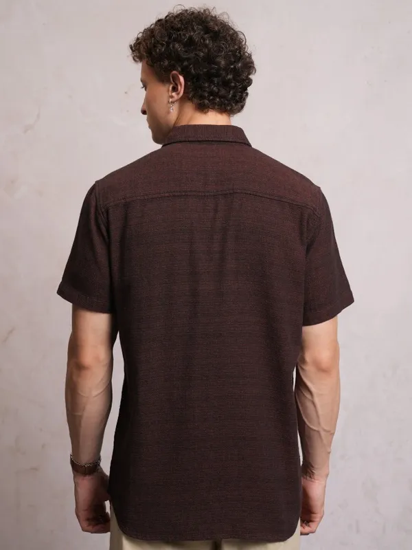Locomotive Men Brown Solid Slim Fit Casual Shirt