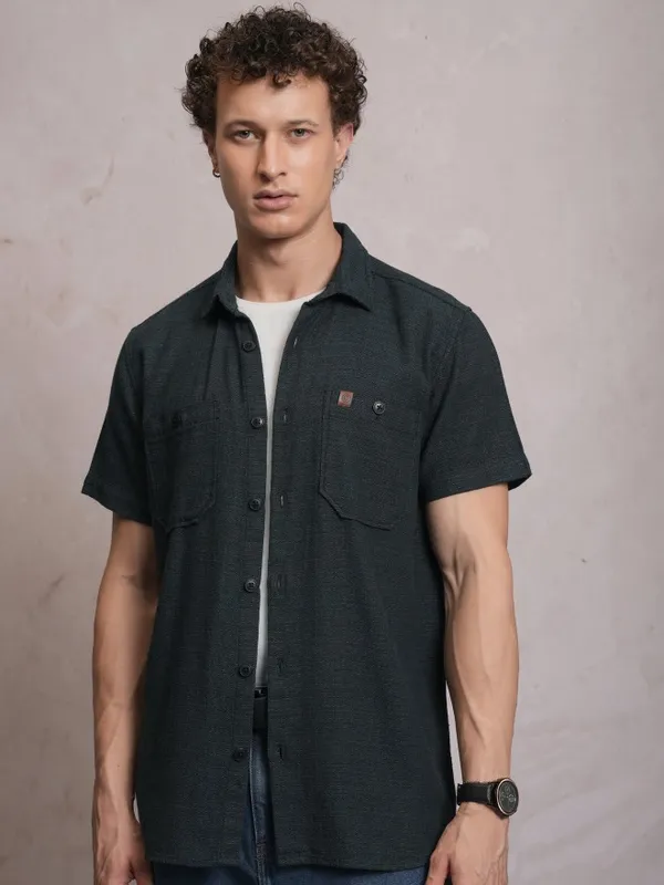 Locomotive Men Black Solid Slim Fit Casual Shirt