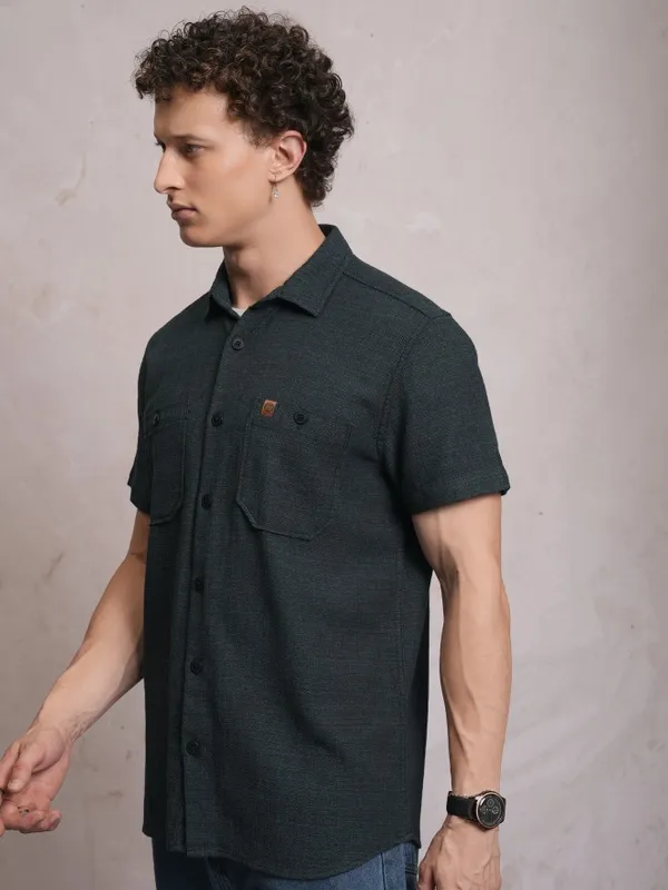 Locomotive Men Black Solid Slim Fit Casual Shirt
