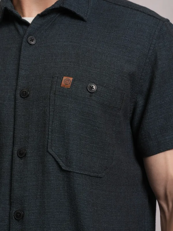 Locomotive Men Black Solid Slim Fit Casual Shirt
