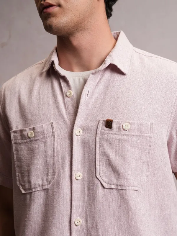  Locomotive Men Pink Solid Regular Fit Casual Shirts
