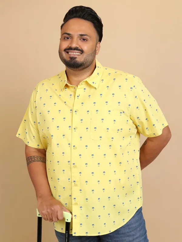  Xtra Ordinary By Highlander Men Yellow Printed Regular Fit Casual Shirts