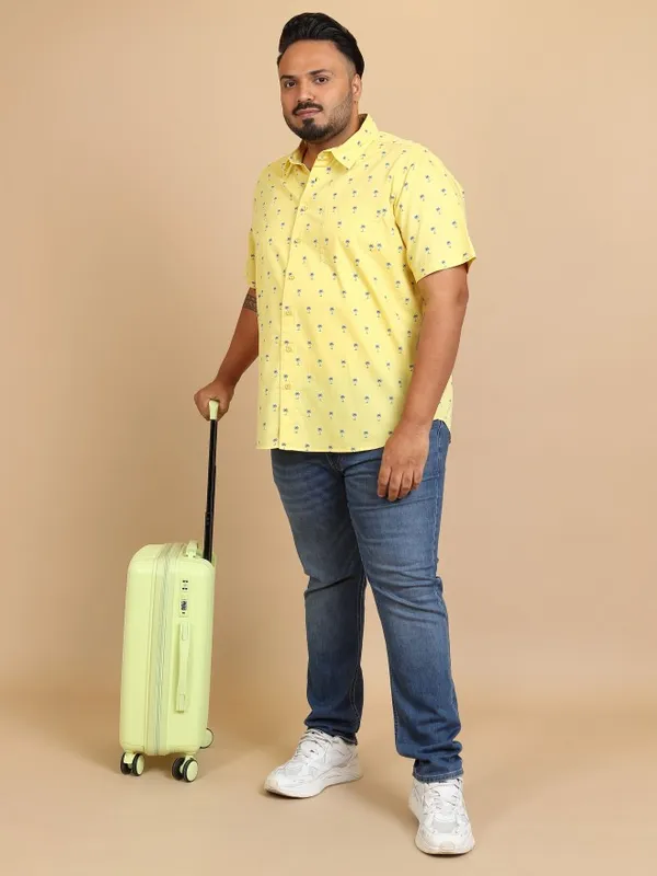  Xtra Ordinary By Highlander Men Yellow Printed Regular Fit Casual Shirts