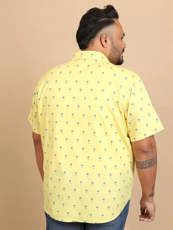  Xtra Ordinary By Highlander Men Yellow Printed Regular Fit Casual Shirts