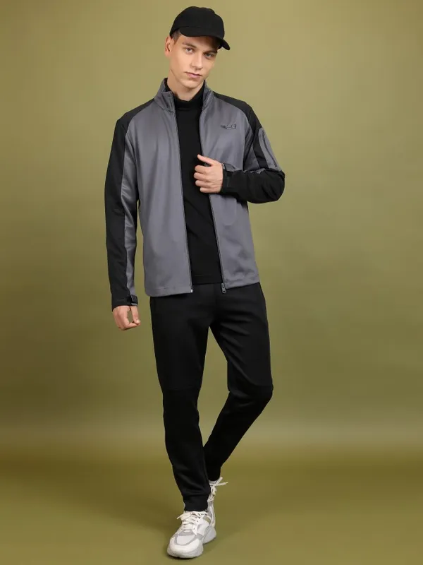  Highlander Men Black Slim Fit Solid Casual Trousers