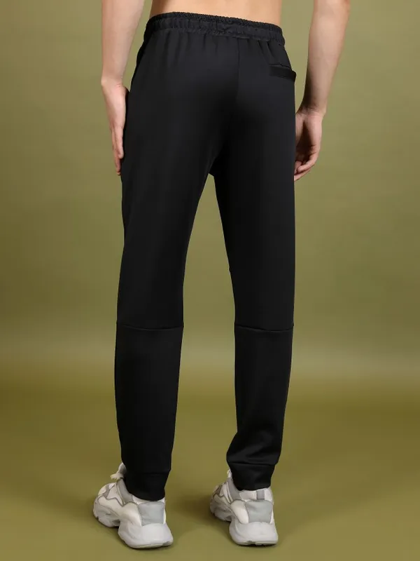  Highlander Men Black Slim Fit Solid Casual Trousers