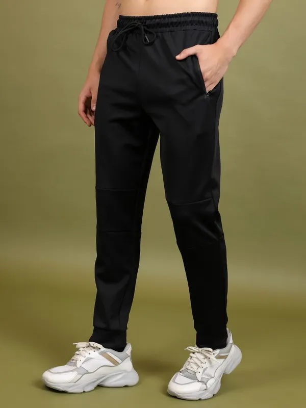  Highlander Men Black Slim Fit Solid Casual Trousers