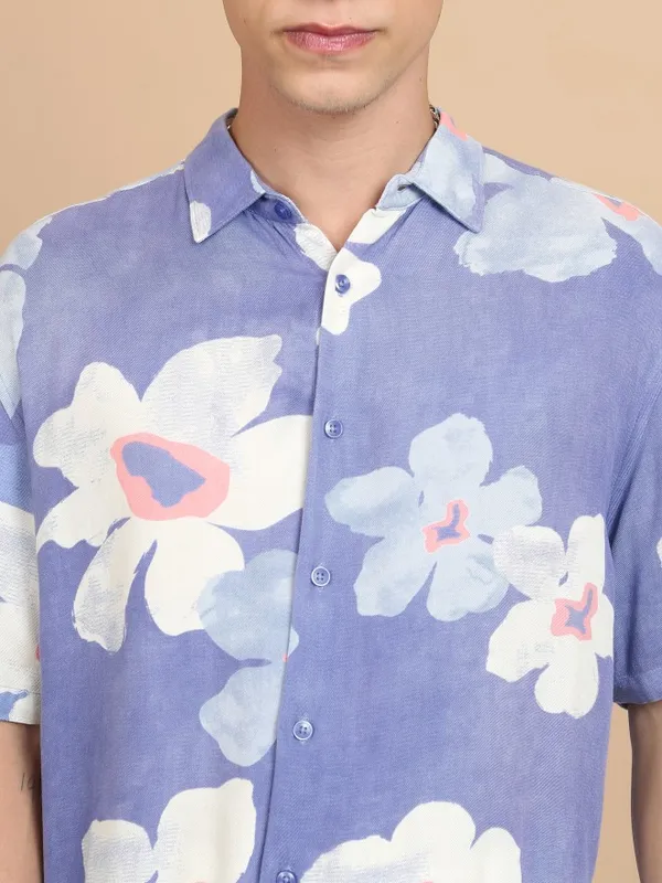 Men Slim Fit Casual Shirt