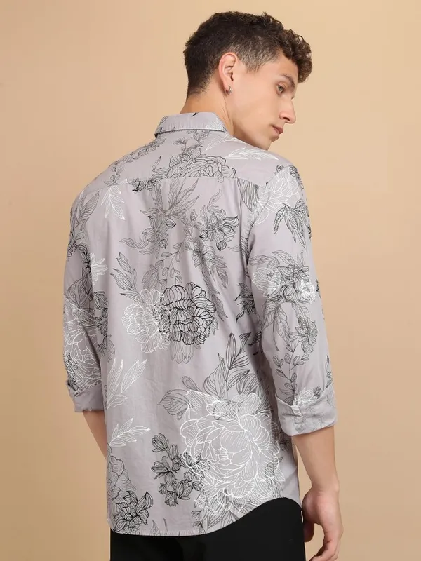  Highlander Men Grey Printed Slim Fit Casual Shirts