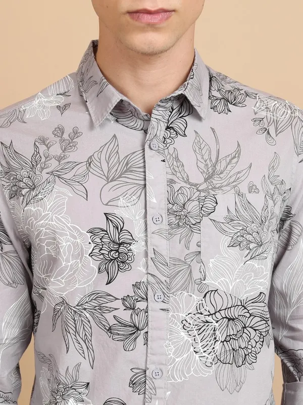  Highlander Men Grey Printed Slim Fit Casual Shirts