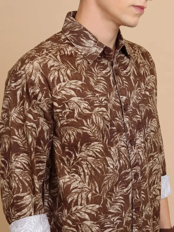  Highlander Men Brown Printed Regular Fit Casual Shirts