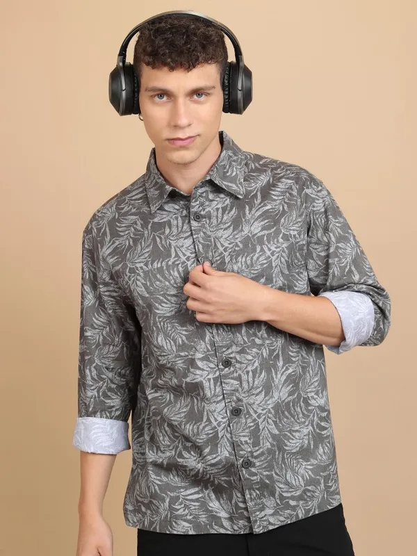 Highlander Men Grey Printed Regular Fit Casual Shirts