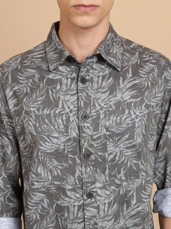  Highlander Men Grey Printed Regular Fit Casual Shirts