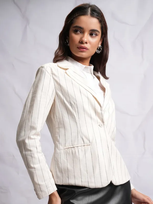  Tokyo Talkies Women Cream Blazers