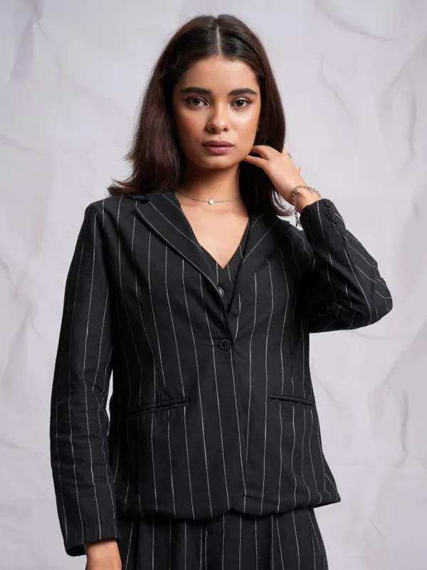  Tokyo Talkies Women Black Blazers