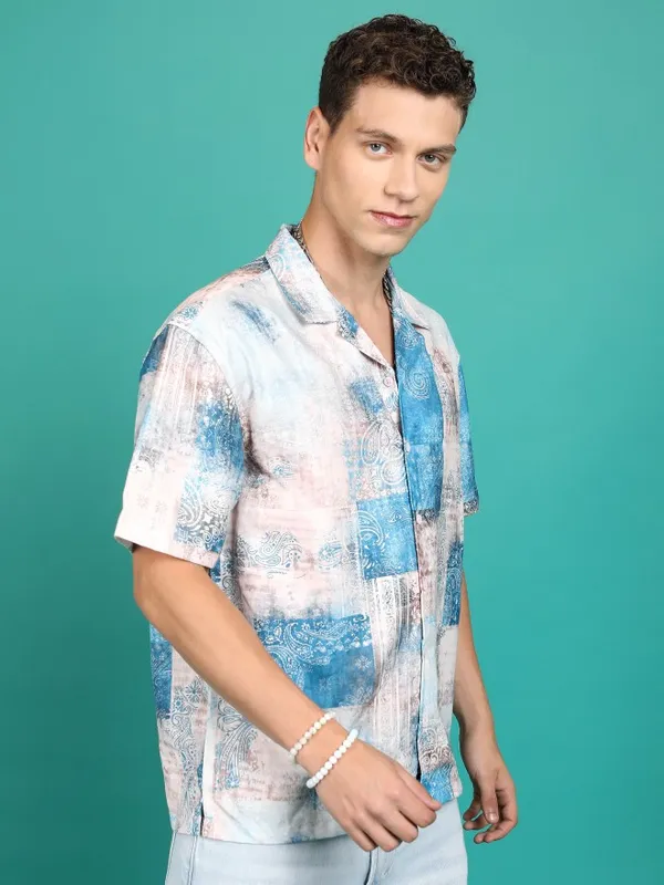  Highlander Men Blue Printed Oversized Fit Casual Shirts