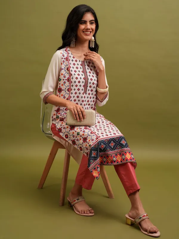  Ketch Women Beige Printed Straight Kurtas