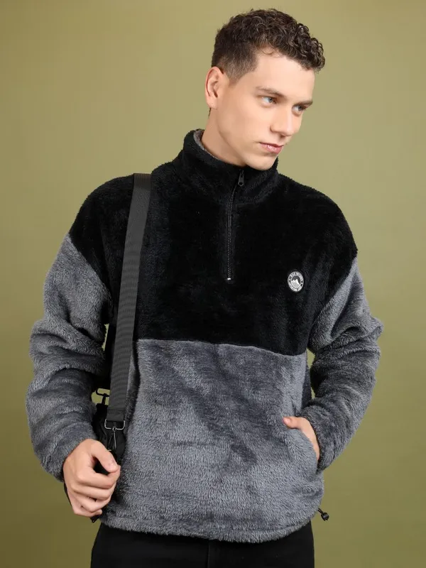  Highlander Men Black High Neck Pullover Sweatshirts