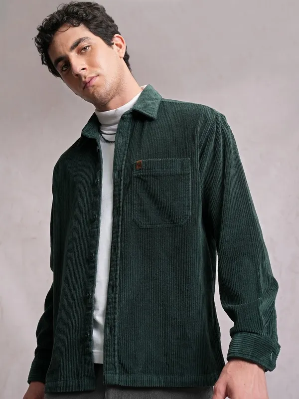 Locomotive Men Green Solid Oversized Fit Corduroy Casual Shirt