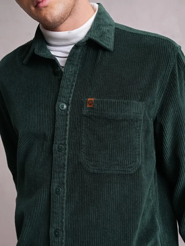 Locomotive Men Green Solid Oversized Fit Corduroy Casual Shirt