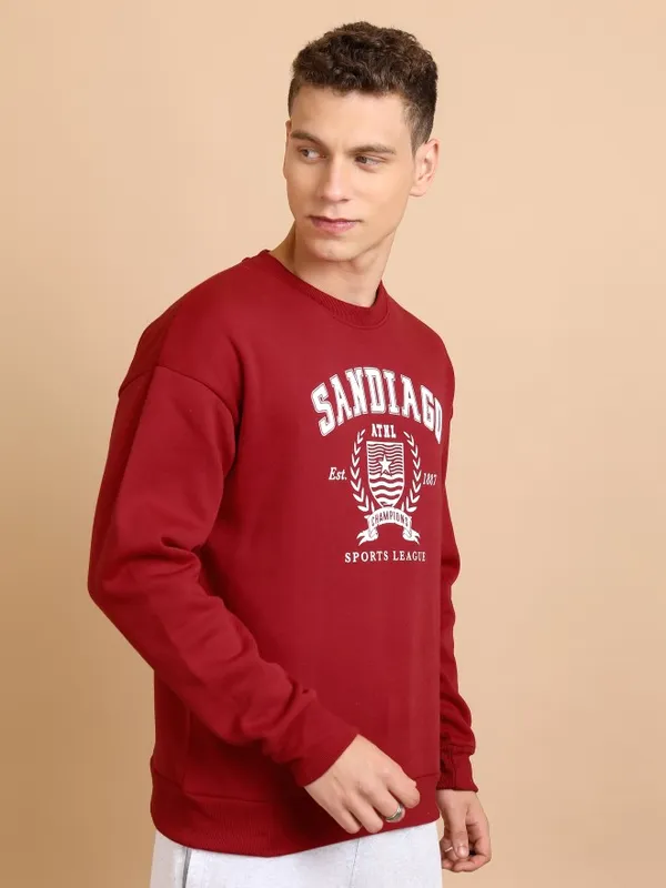  Highlander Men Red Round Neck Pullover Sweatshirts