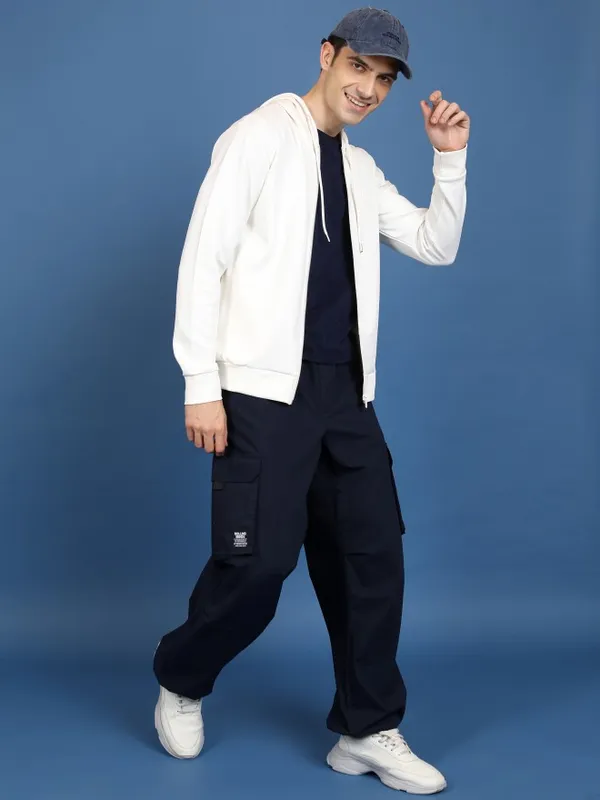 Men Solid Sweatshirt