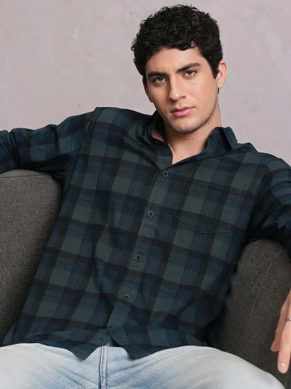  Locomotive Men Blue Checked Regular Fit Casual Shirts