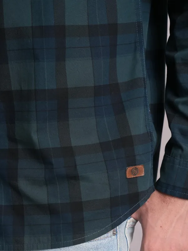  Locomotive Men Blue Checked Regular Fit Casual Shirts