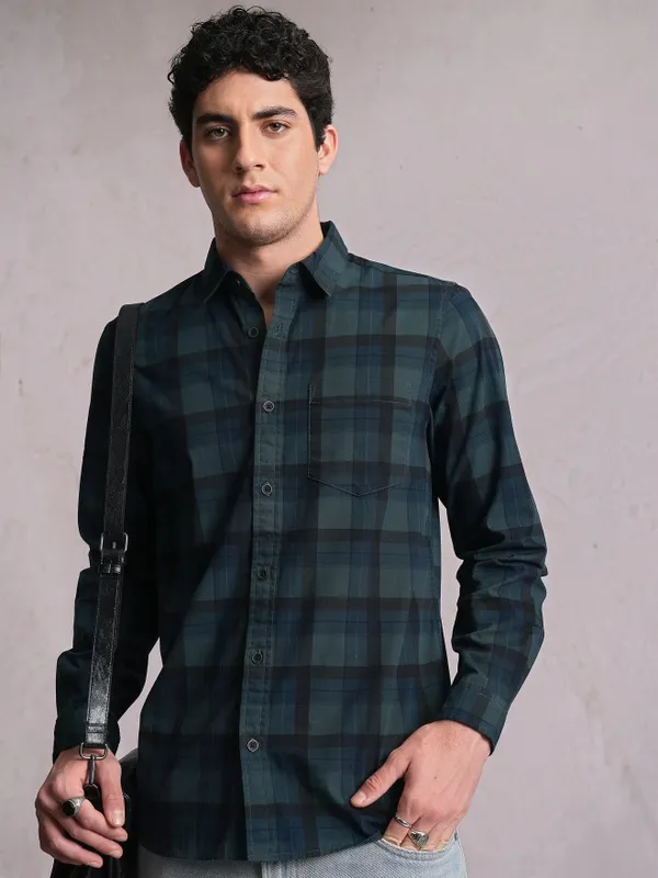  Locomotive Men Blue Checked Regular Fit Casual Shirts