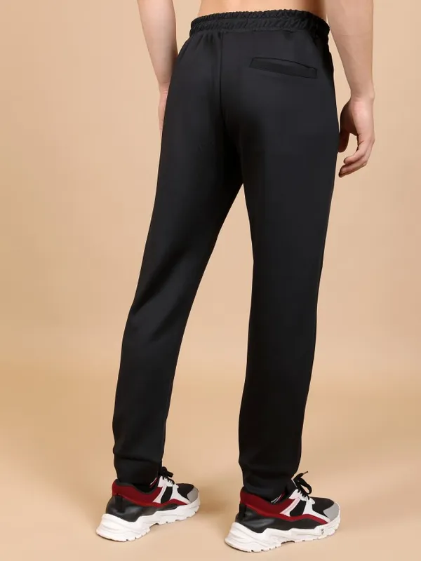  Highlander Men Black Slim Fit Solid Casual Trousers