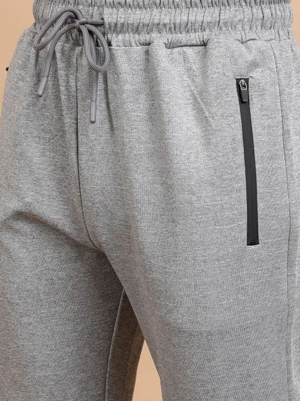  Highlander Men Grey Slim Fit Solid Casual Trousers