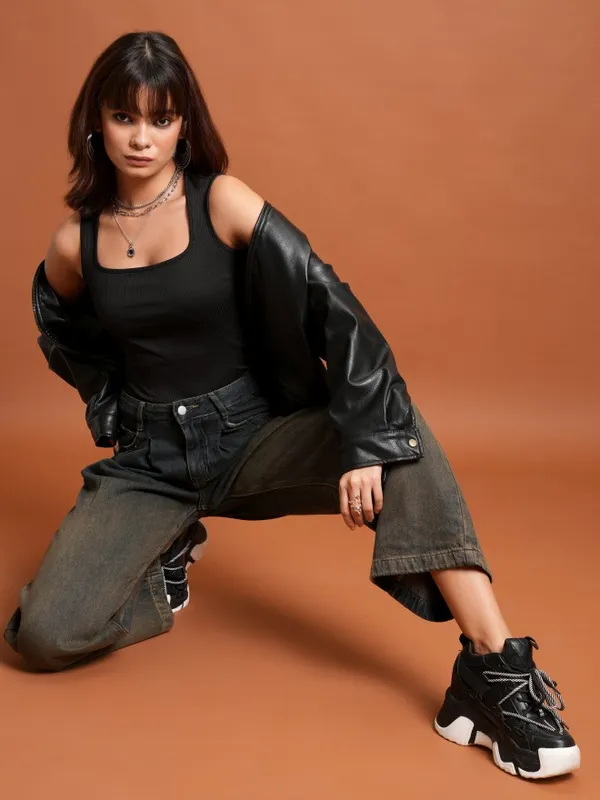 Tokyo Talkies Women Black Solid Tank Top