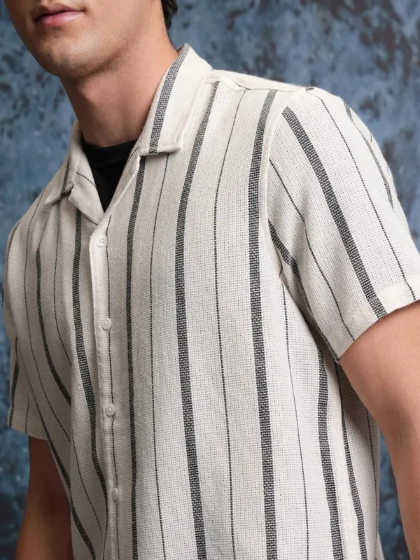  Locomotive Men Cream Striped Regular Fit Casual Shirts