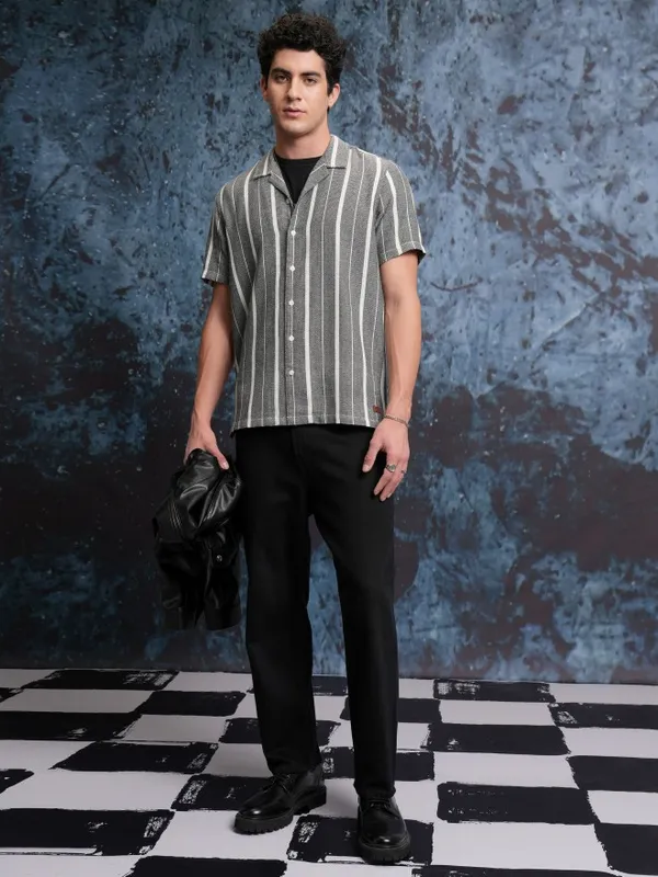  Locomotive Men Black Striped Regular Fit Casual Shirts