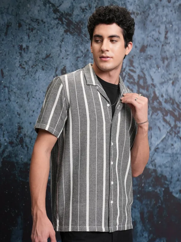  Locomotive Men Black Striped Regular Fit Casual Shirts