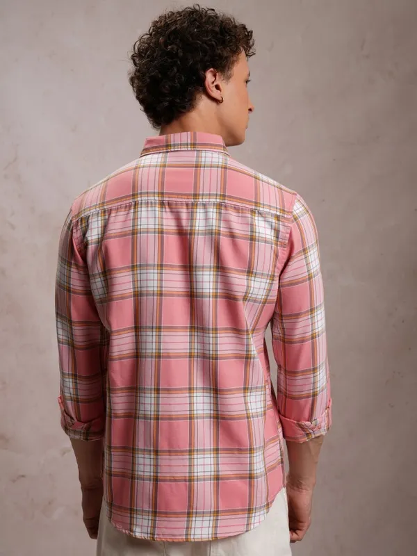  Highlander Men Peach Checked Slim Fit Casual Shirts