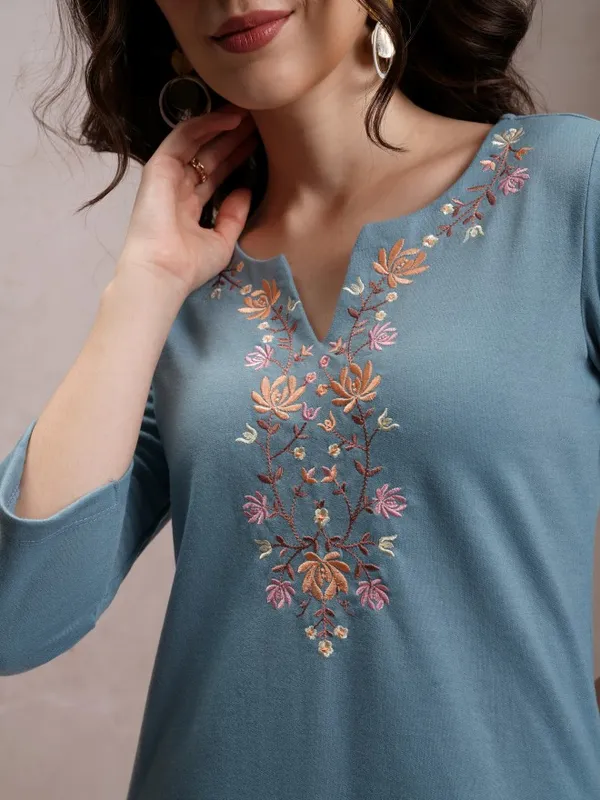  Ketch Women Blue Embroidered Straight Kurtas