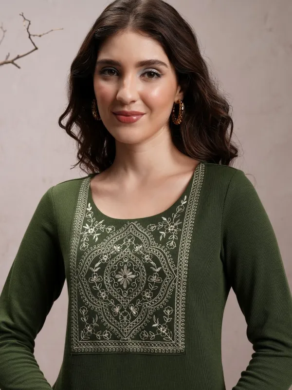 Embroidered Straight Kurta