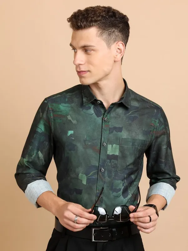  Highlander Men Olive Printed Slim Fit Casual Shirts