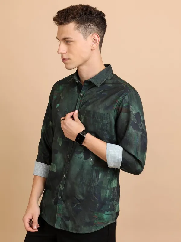  Highlander Men Olive Printed Slim Fit Casual Shirts
