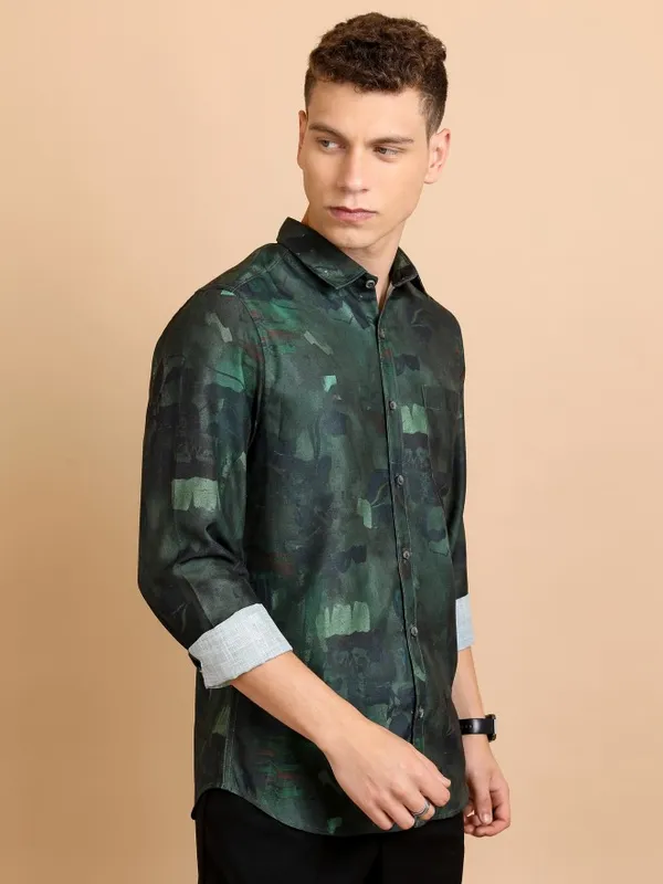  Highlander Men Olive Printed Slim Fit Casual Shirts