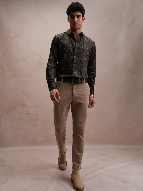  Locomotive Men Brown Printed Slim Fit Casual Shirts