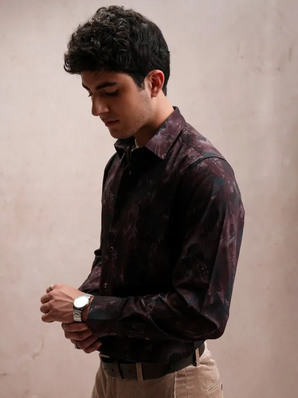  Locomotive Men Brown Printed Slim Fit Casual Shirts