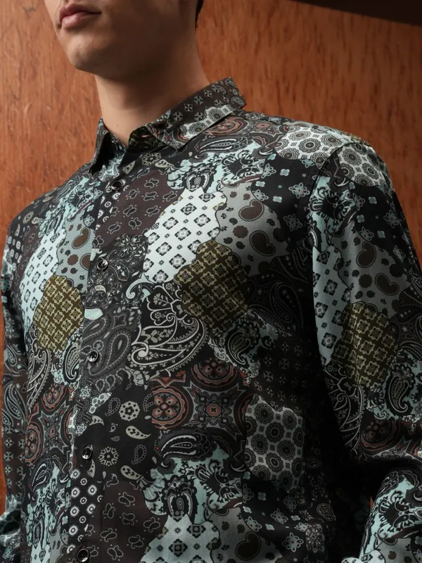  Locomotive Men Brown Printed Slim Fit Casual Shirts