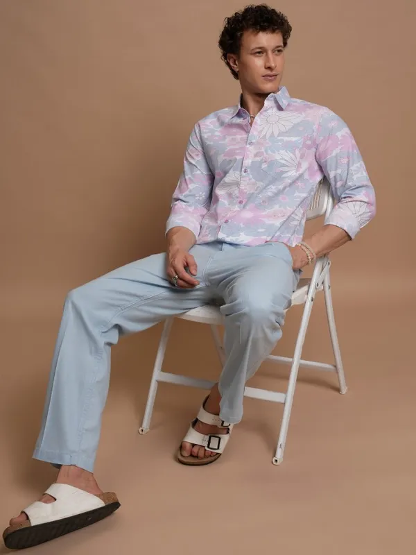  Highlander Men Lavender Printed Slim Fit Casual Shirts