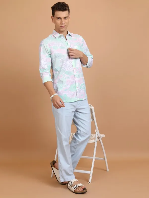  Highlander Men Pink Printed Slim Fit Casual Shirts