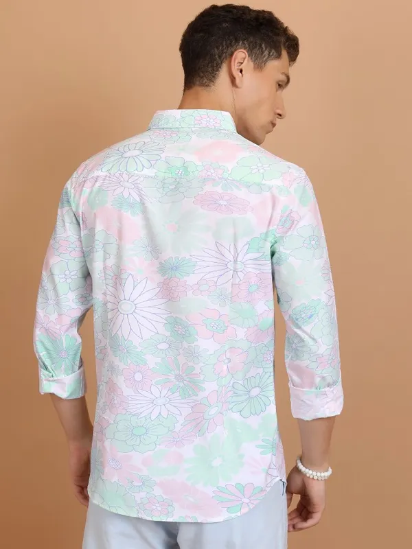  Highlander Men Pink Printed Slim Fit Casual Shirts